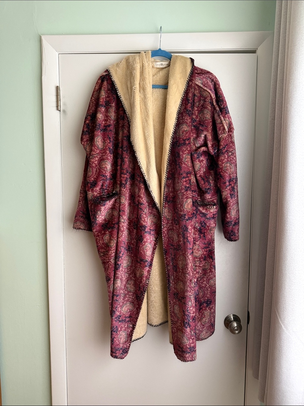 NATURAL LIFE Paisley Hooded Sherpa-Lined robe/cape/coat in Pink and Cream